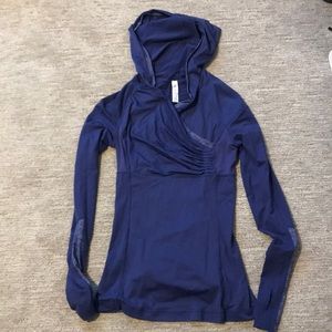 Lululemon Size 2 long sleeve top
